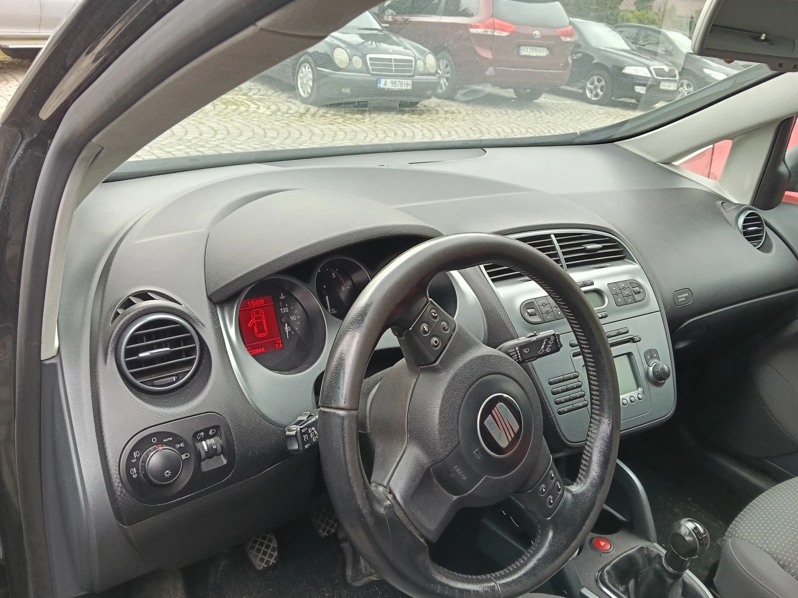 Seat Altea XL 2.0 дизел, снимка 6 - Автомобили и джипове - 54032484