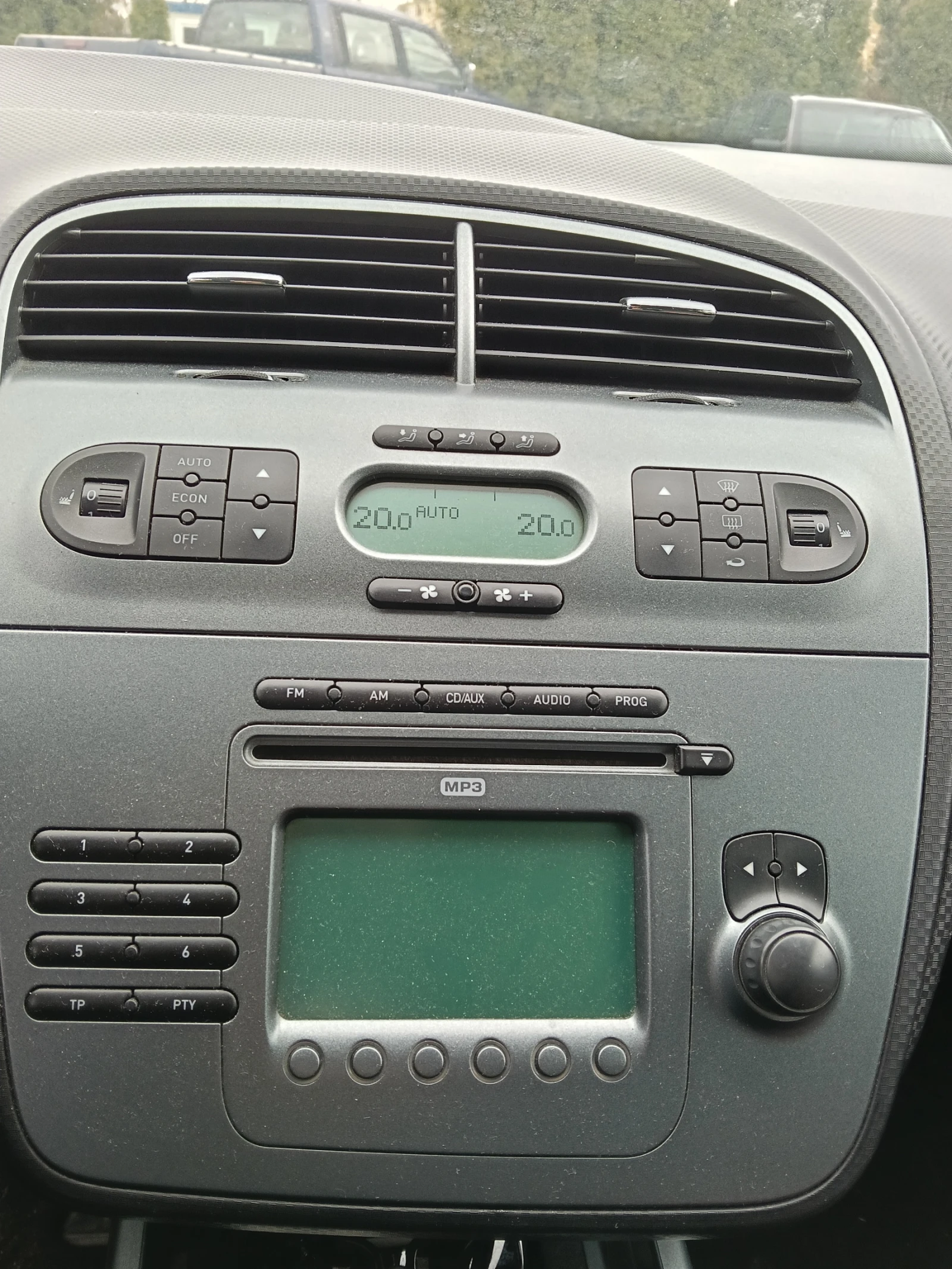 Seat Altea XL 2.0 дизел, снимка 8 - Автомобили и джипове - 54032484