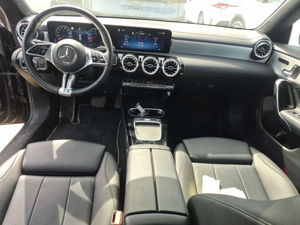 Mercedes-Benz CLA 250 CARFAX/ПАНОРАМА/ПОДГРЕВ/НАВИ/ПАМЕТ/2 КЛЮЧА, снимка 10 - Автомобили и джипове - 54512772