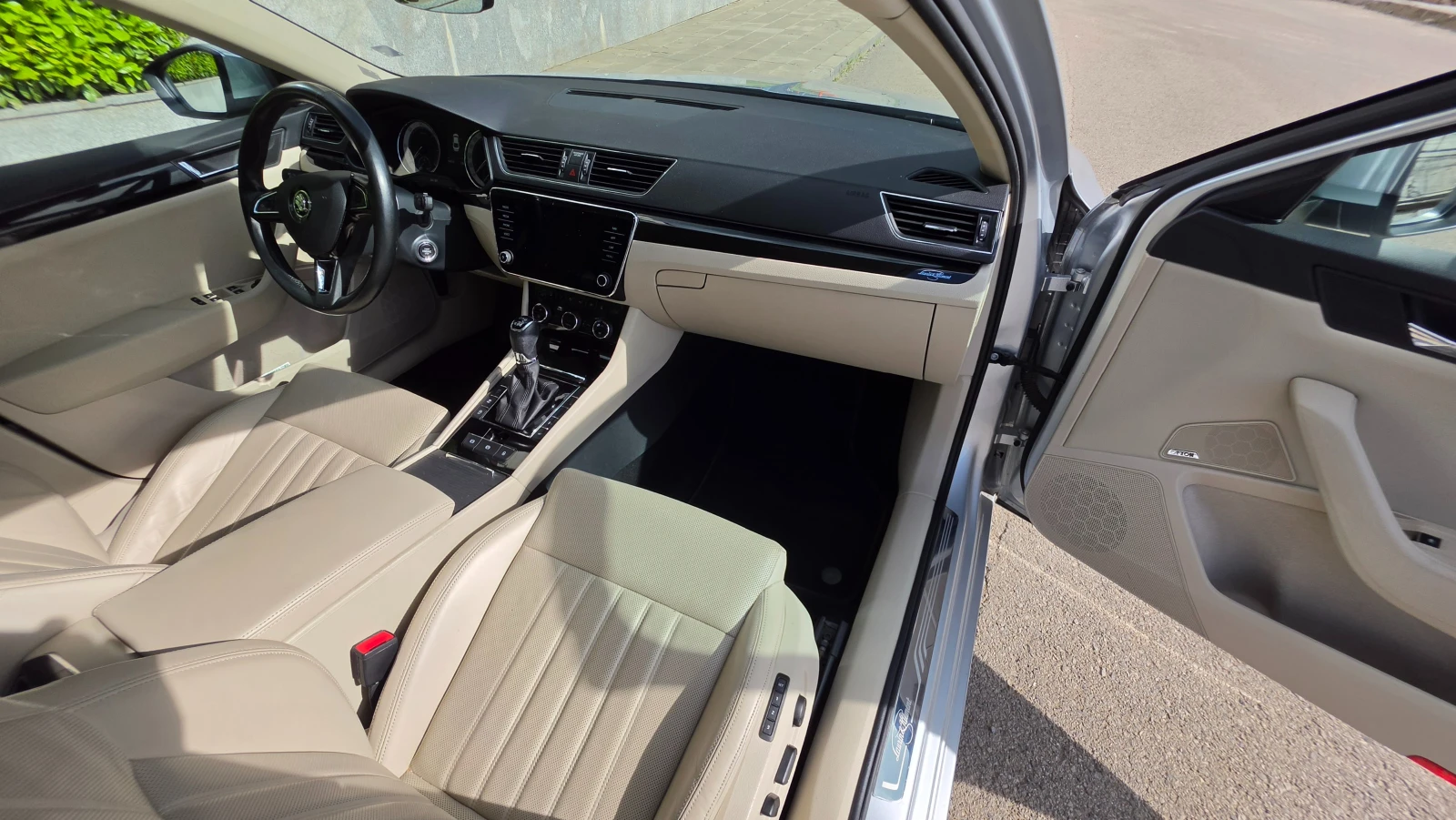 Skoda Superb L&K, снимка 9 - Автомобили и джипове - 54672751