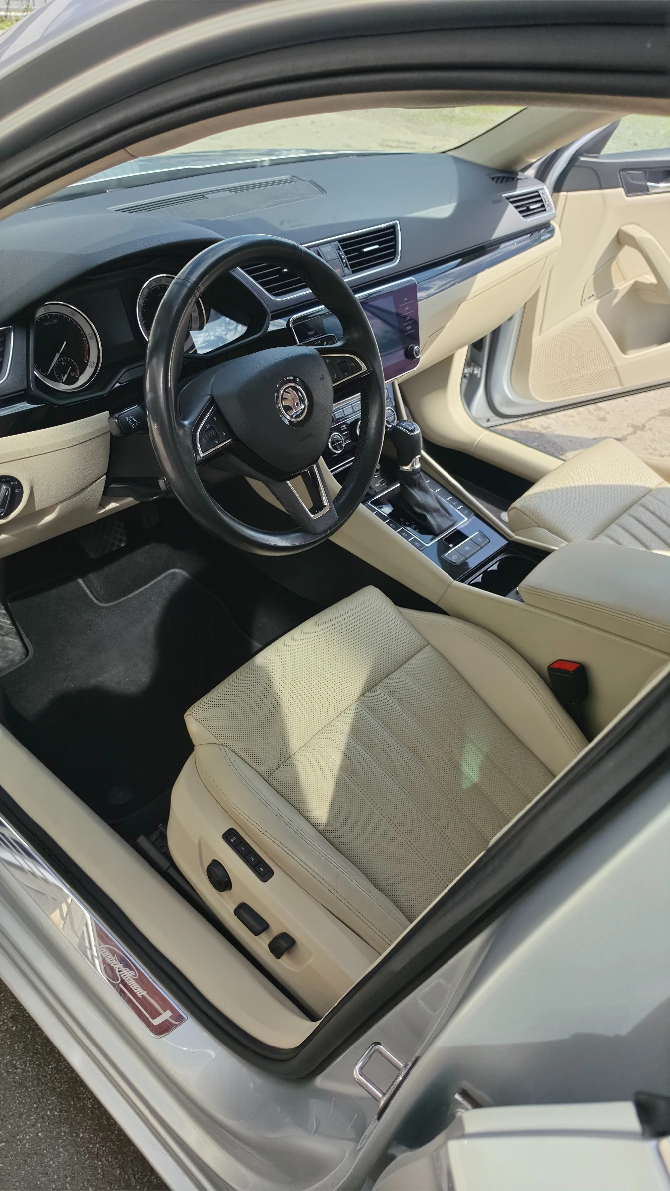 Skoda Superb L&K, снимка 10 - Автомобили и джипове - 54672751