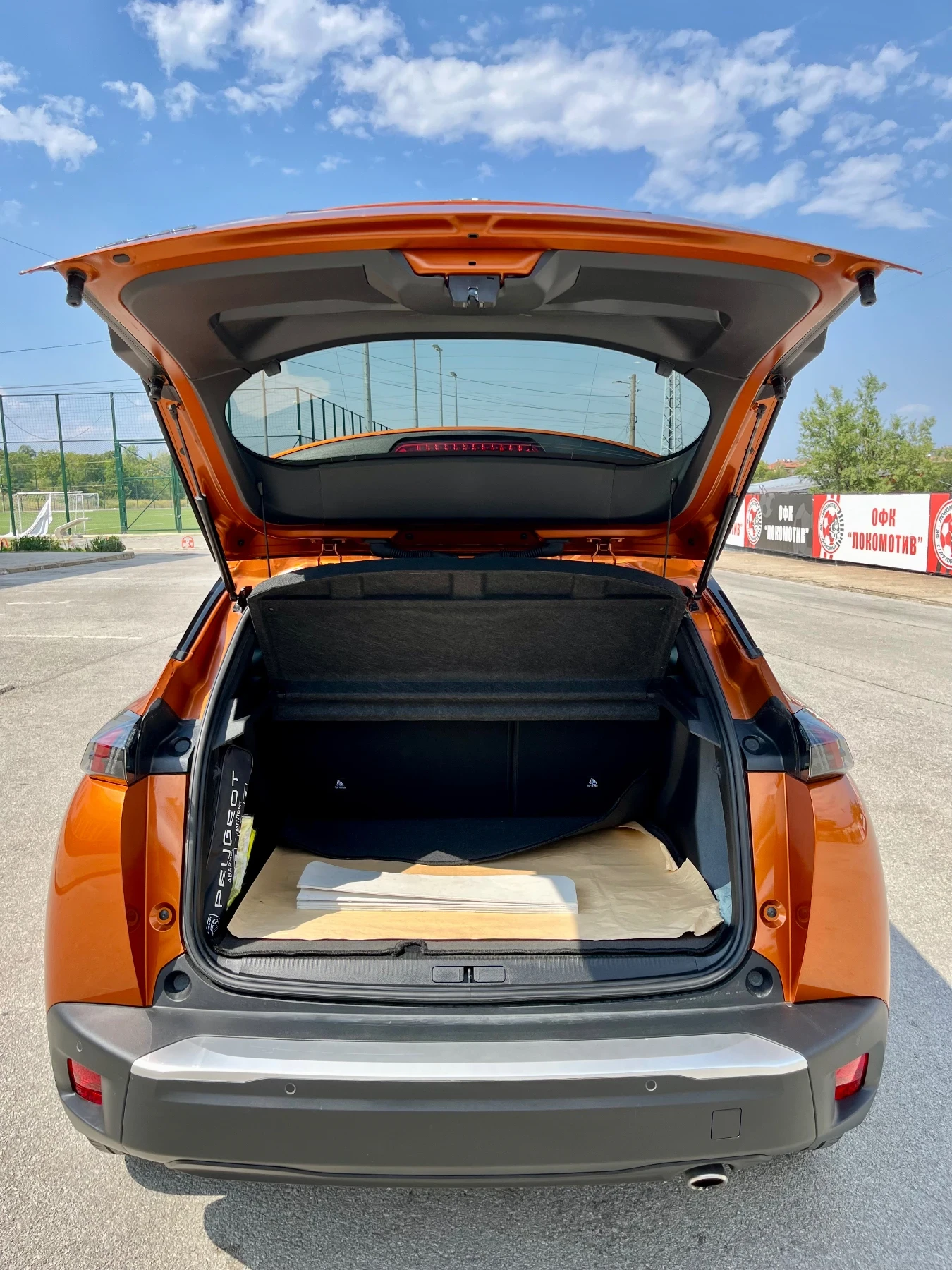 Peugeot 2008 Allure, снимка 10 - Автомобили и джипове - 54712150