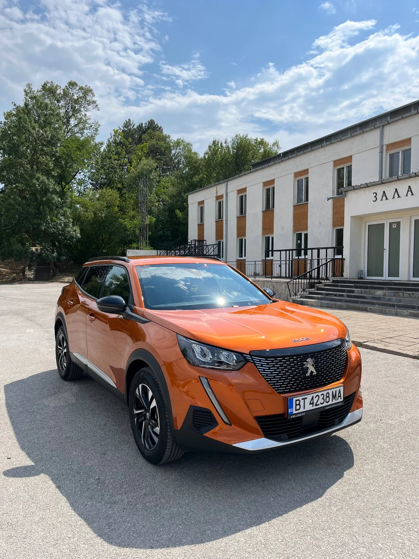 Peugeot 2008 Allure, снимка 2 - Автомобили и джипове - 54712150