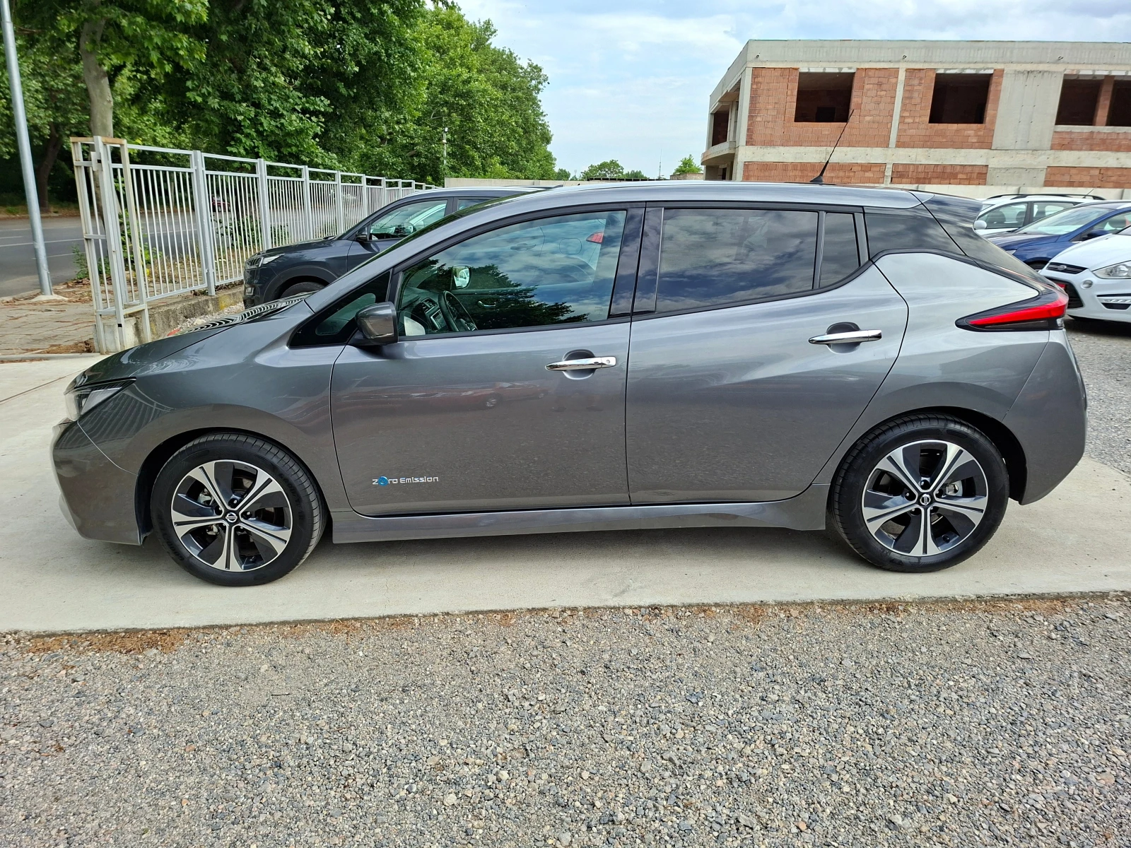 Nissan Leaf  Tekna 40kw ProPilot 360 keyless carplay, снимка 4 - Автомобили и джипове - 54747558