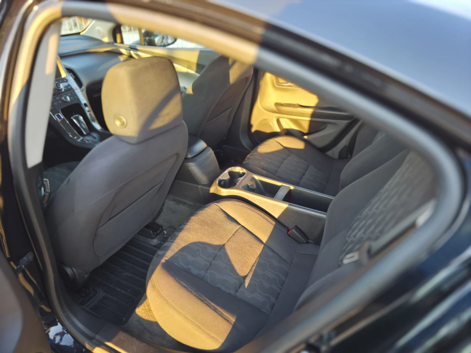 Chevrolet Volt, снимка 6 - Автомобили и джипове - 54896257