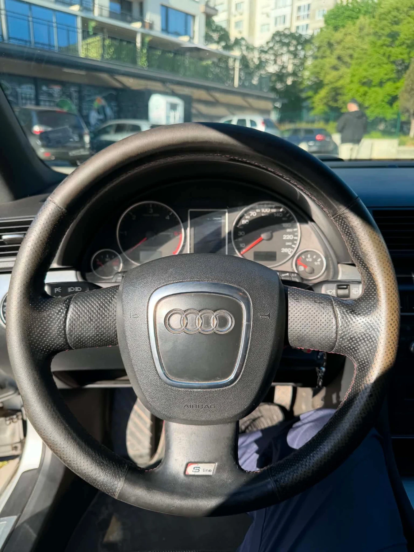 Audi A4 2.0TDI, снимка 7 - Автомобили и джипове - 54897935