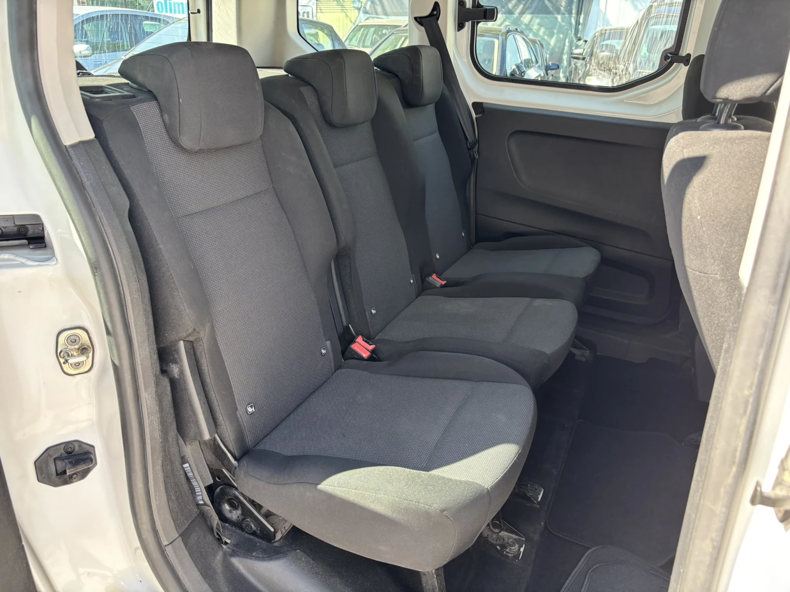 Toyota Proace City 1.5-D4D, снимка 10 - Автомобили и джипове - 55537380