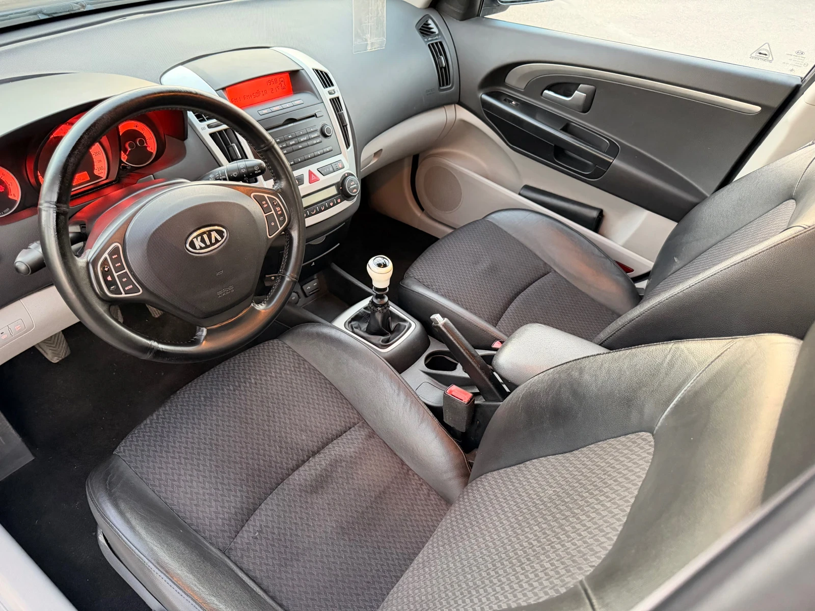 Kia Ceed Газ.Инж Климатроник, снимка 8 - Автомобили и джипове - 55944860
