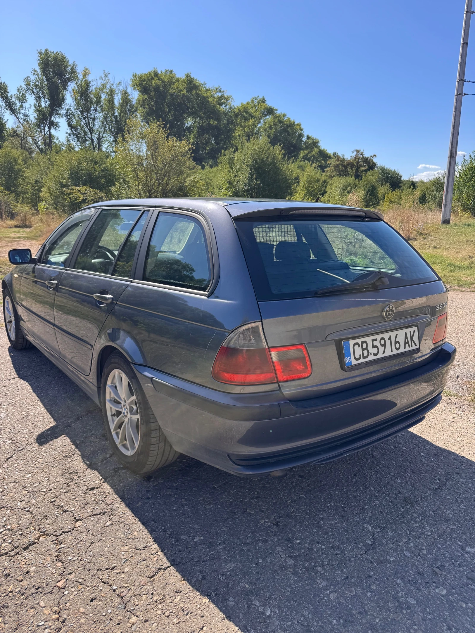 BMW 320, снимка 3 - Автомобили и джипове - 55949070