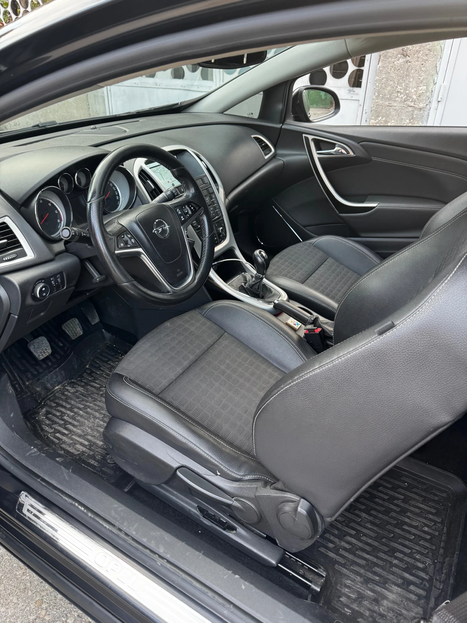 Opel Astra GTC, снимка 9 - Автомобили и джипове - 55995054