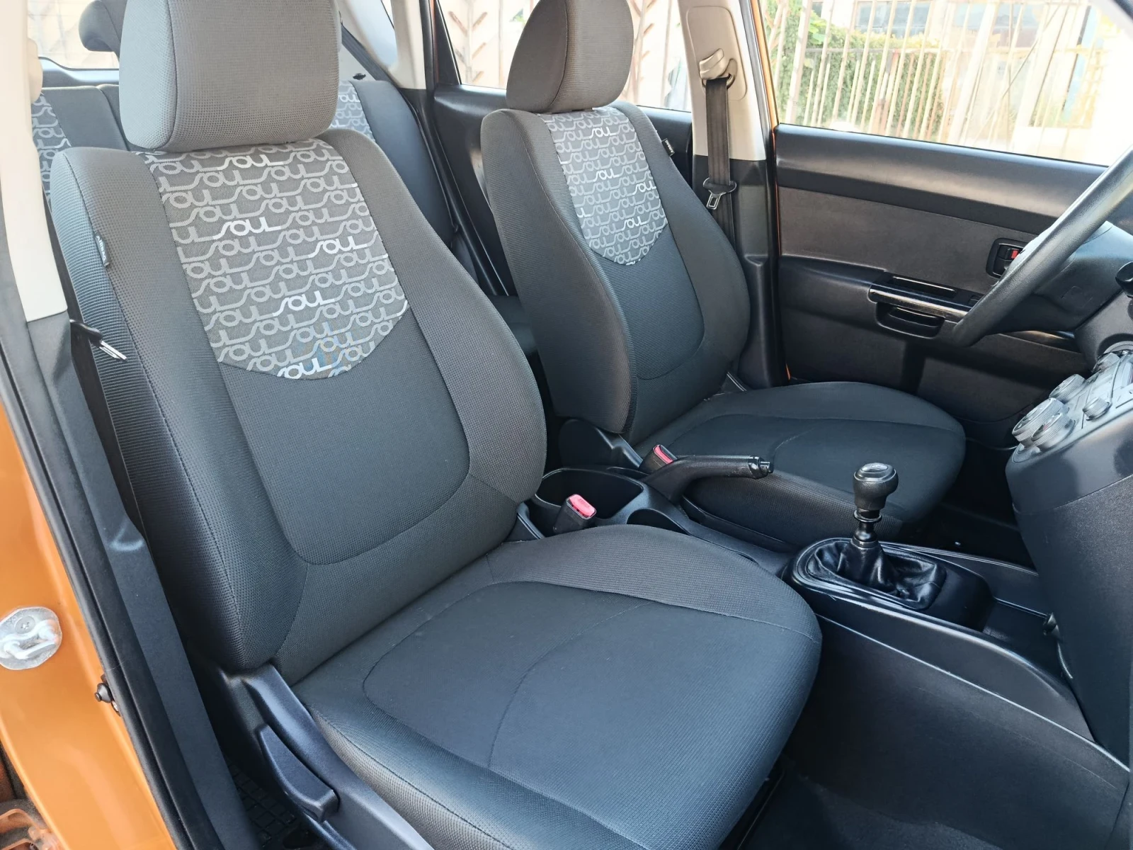 Kia Soul 1.6 бензин , снимка 10 - Автомобили и джипове - 56011830