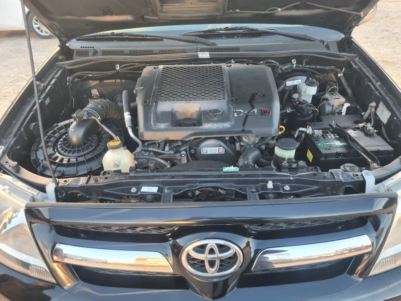 Toyota Hilux 3.0 d4d, снимка 15 - Автомобили и джипове - 48031721