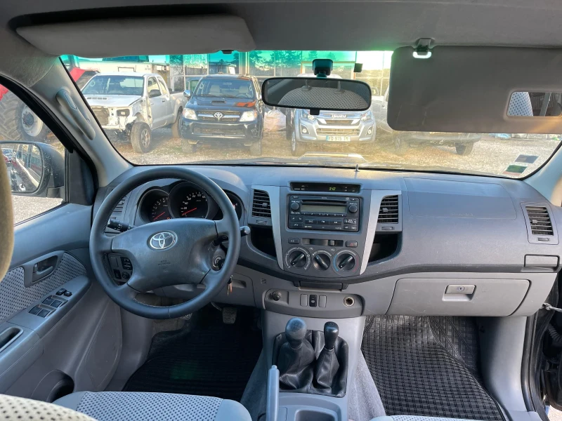 Toyota Hilux 3.0 d4d, снимка 10 - Автомобили и джипове - 48031721