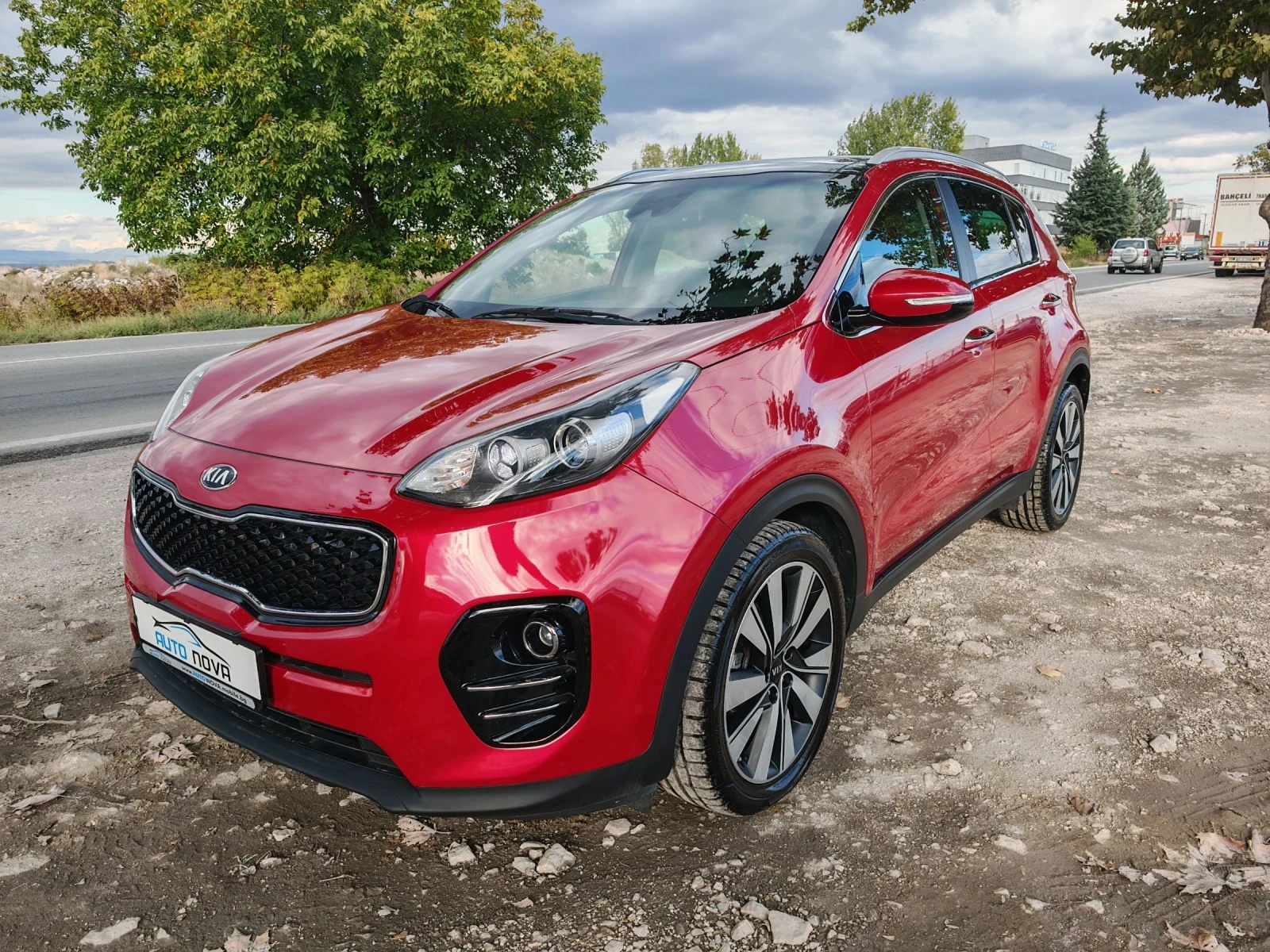 Kia Sportage 1.7. 141 К.С.АВТОМАТ! ПАНОРАМА!98000 КМ! КАТО НОВА - изображение 3