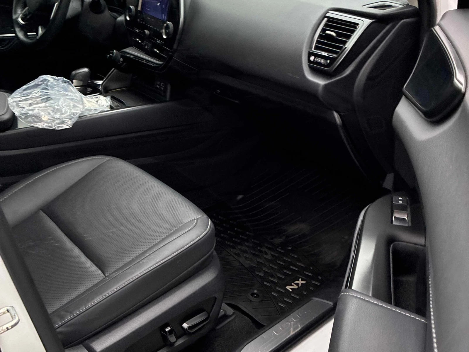 Lexus NX 350h С РЕГИСТРАЦИЯ & АВТО КРЕДИТ, снимка 13 - Автомобили и джипове - 53894824