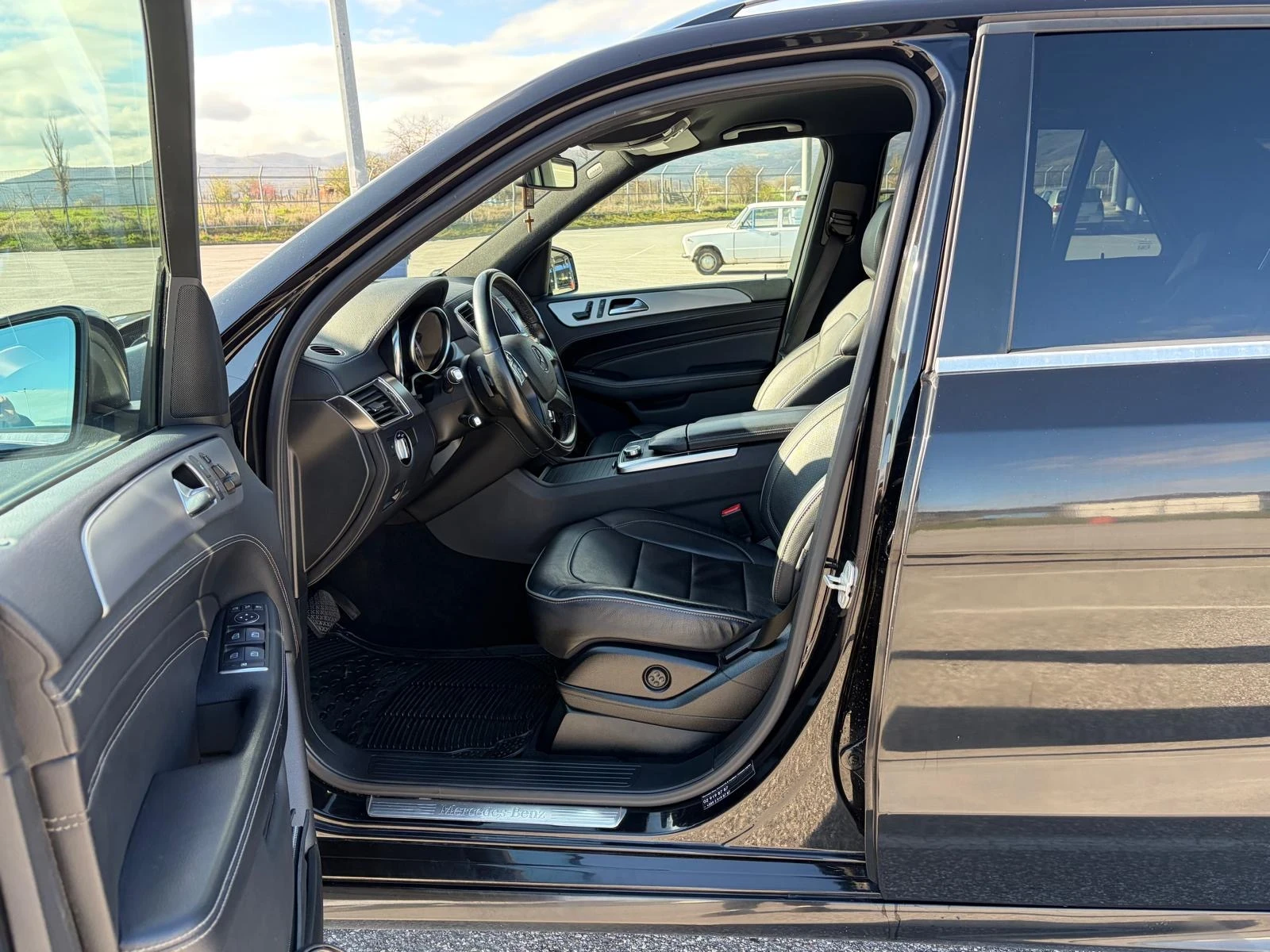 Mercedes-Benz ML 350, снимка 13 - Автомобили и джипове - 54016347