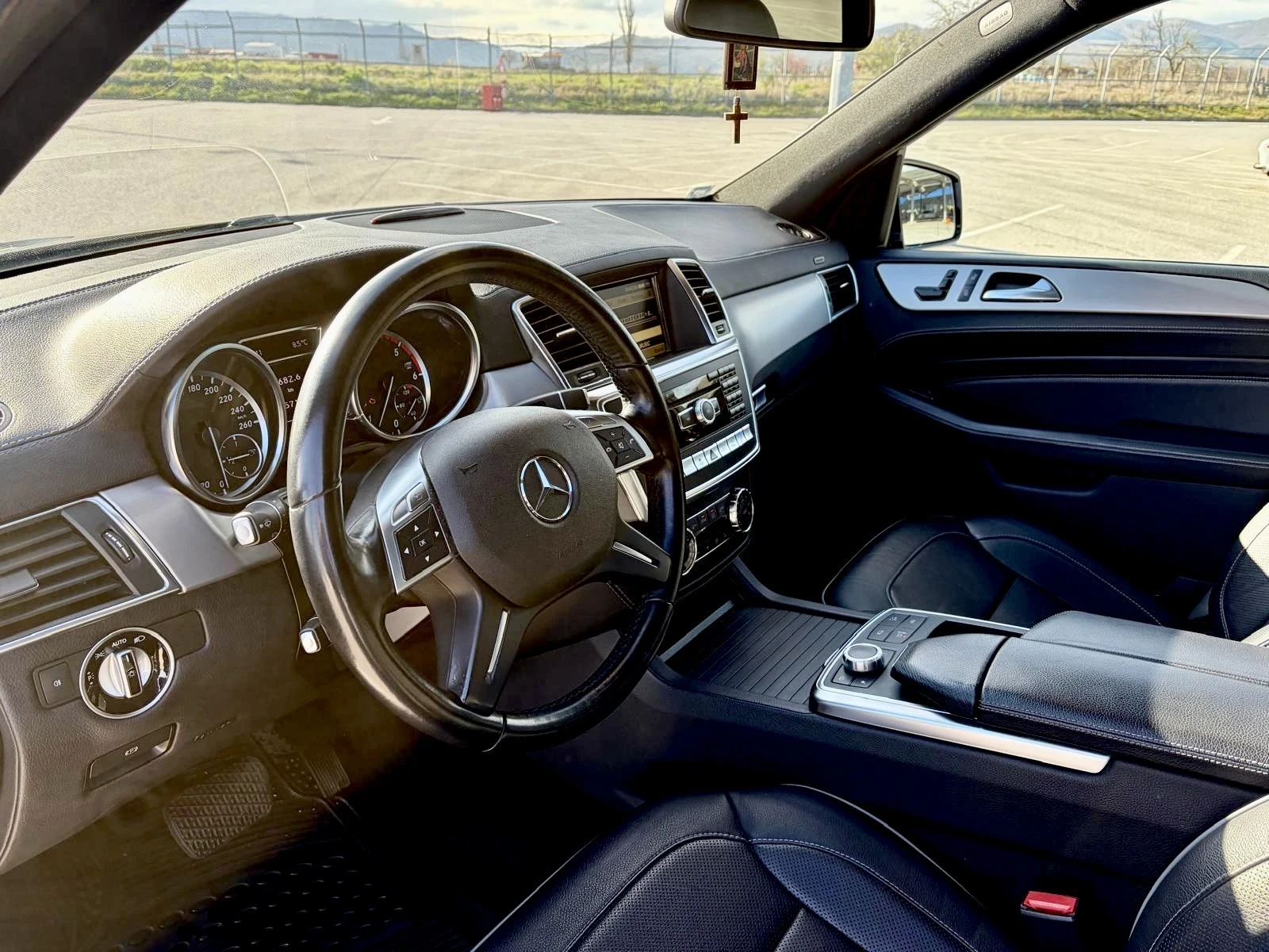 Mercedes-Benz ML 350, снимка 8 - Автомобили и джипове - 54016347