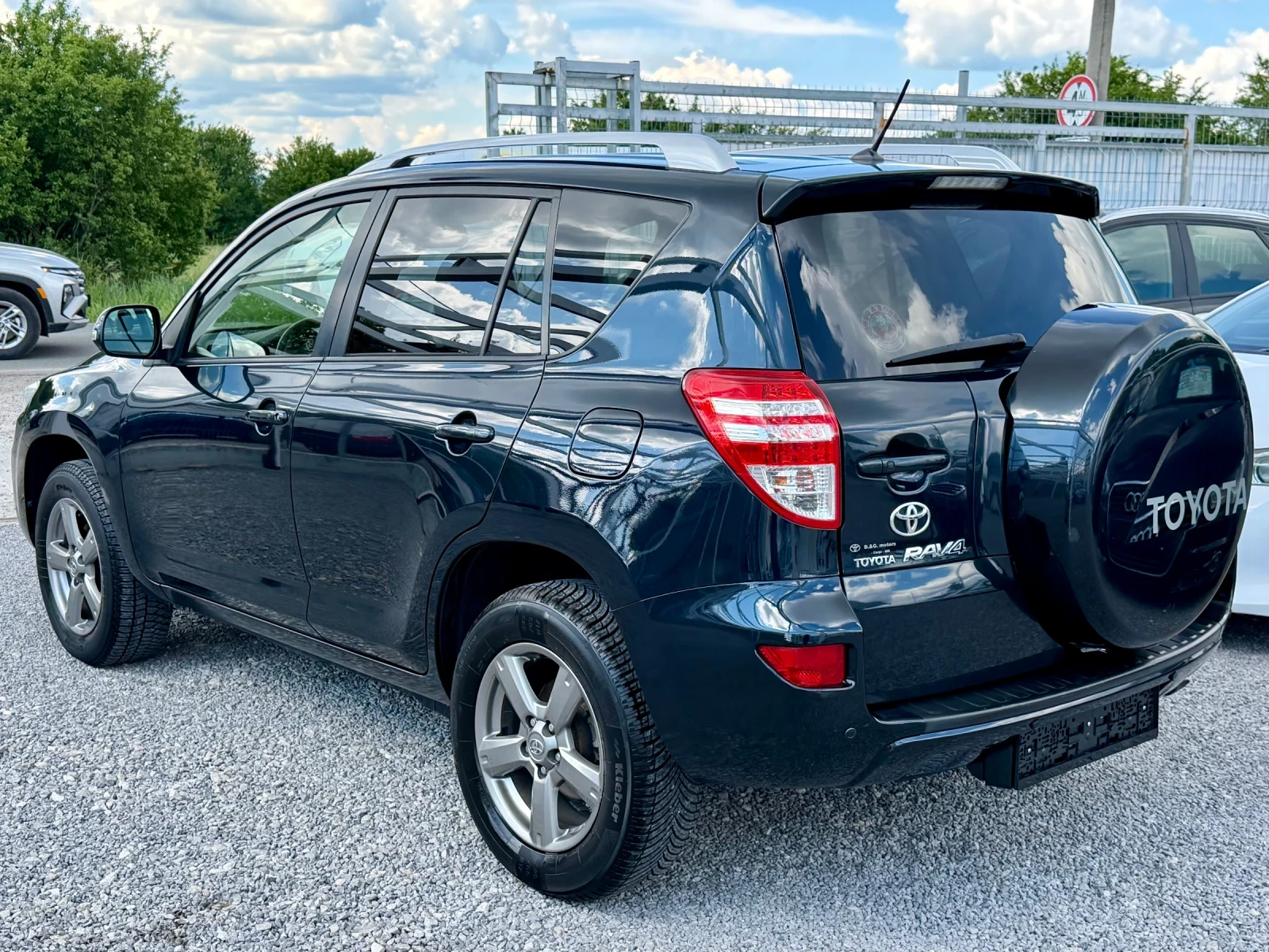 Toyota Rav4 2.2D4D-4x4-195000км., снимка 6 - Автомобили и джипове - 54620763