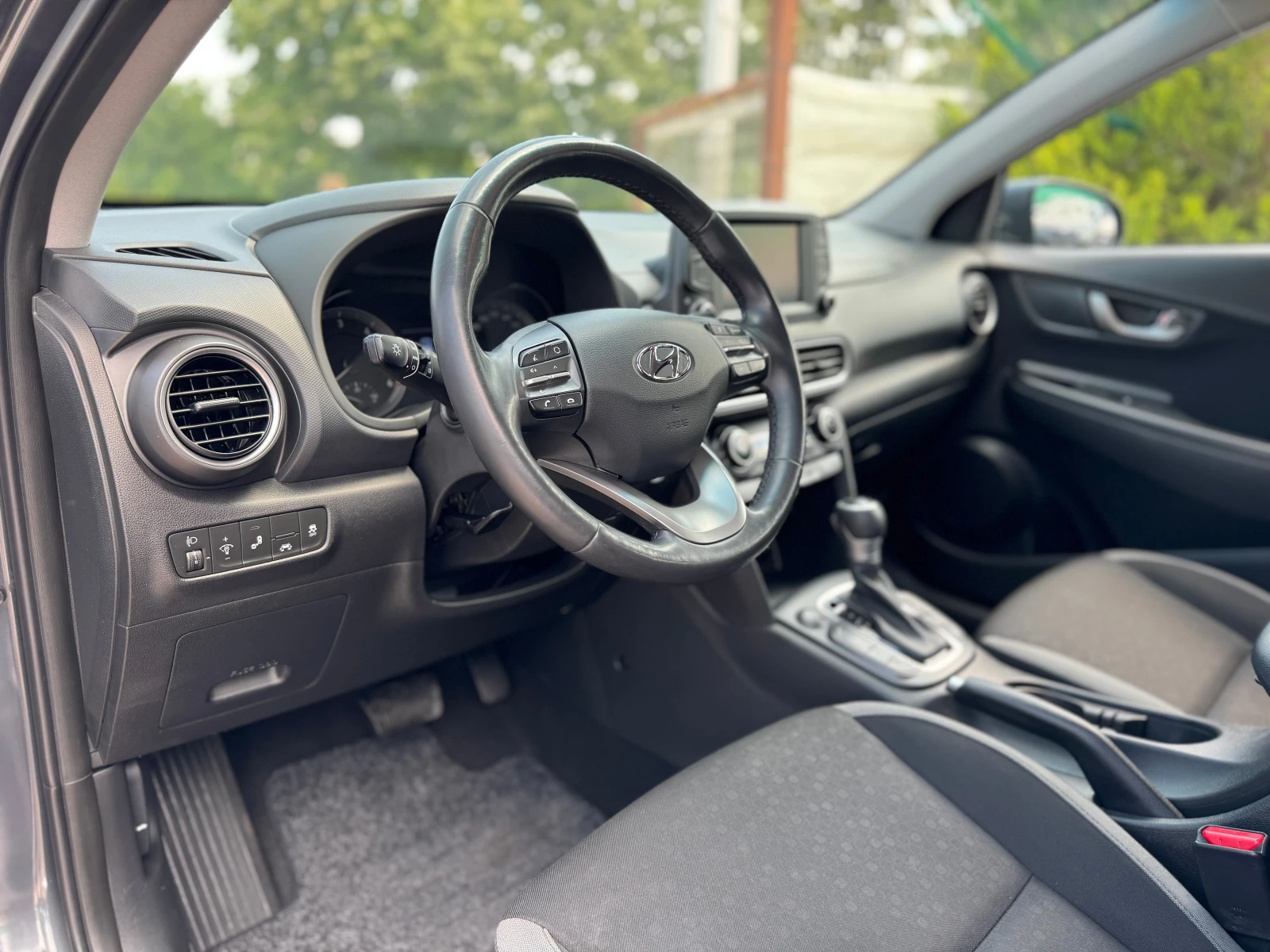 Hyundai Kona 1.6CRDI* Navi* Kamera* KeyLess* Distronic, снимка 7 - Автомобили и джипове - 54878841