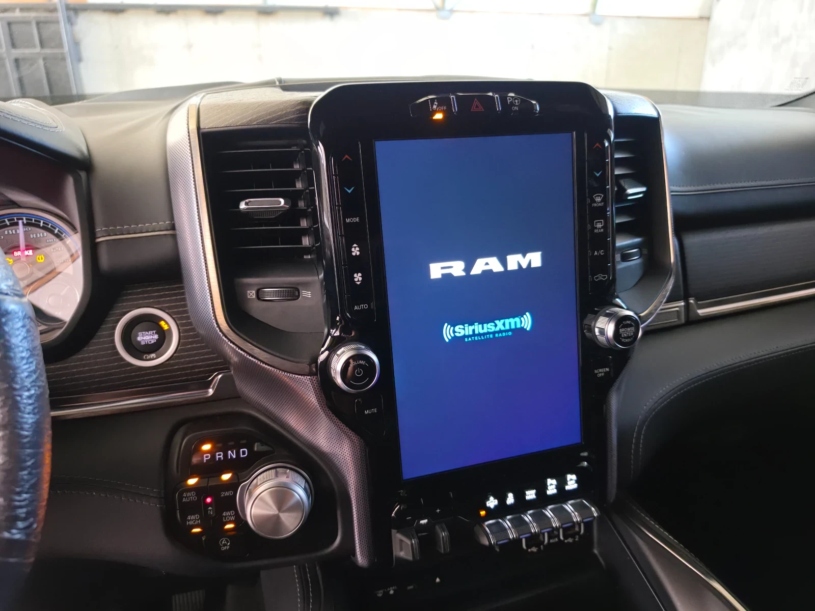 Dodge RAM 1500 5, 7 V8 HEMI  , снимка 15 - Автомобили и джипове - 55846848