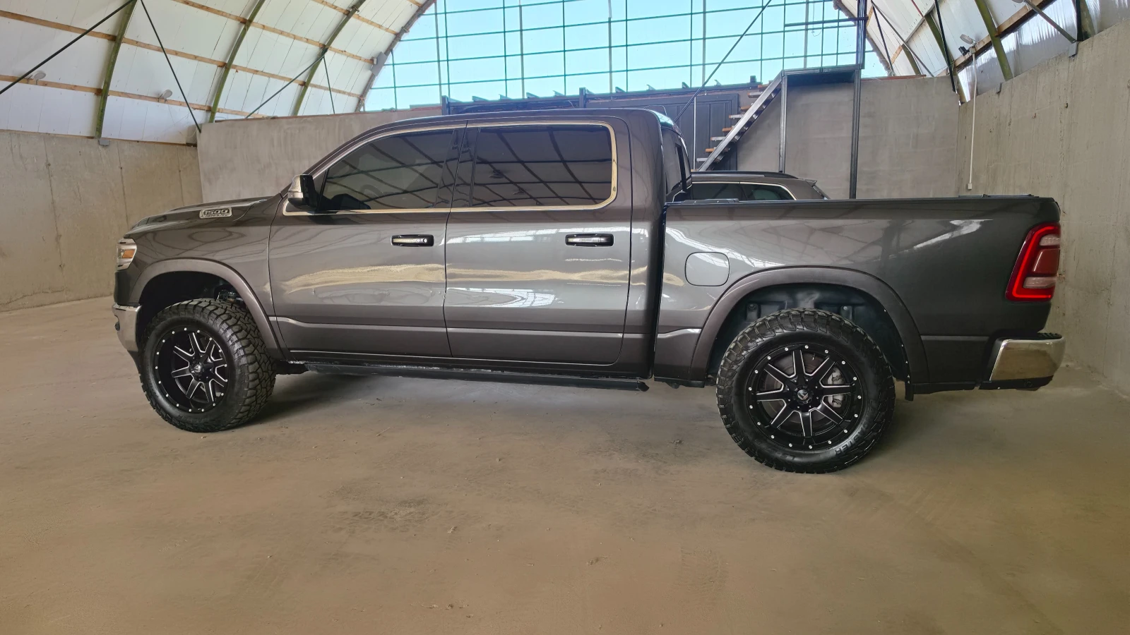 Dodge RAM 1500 5, 7 V8 HEMI + 50hp. e-torque , снимка 3 - Автомобили и джипове - 55846848