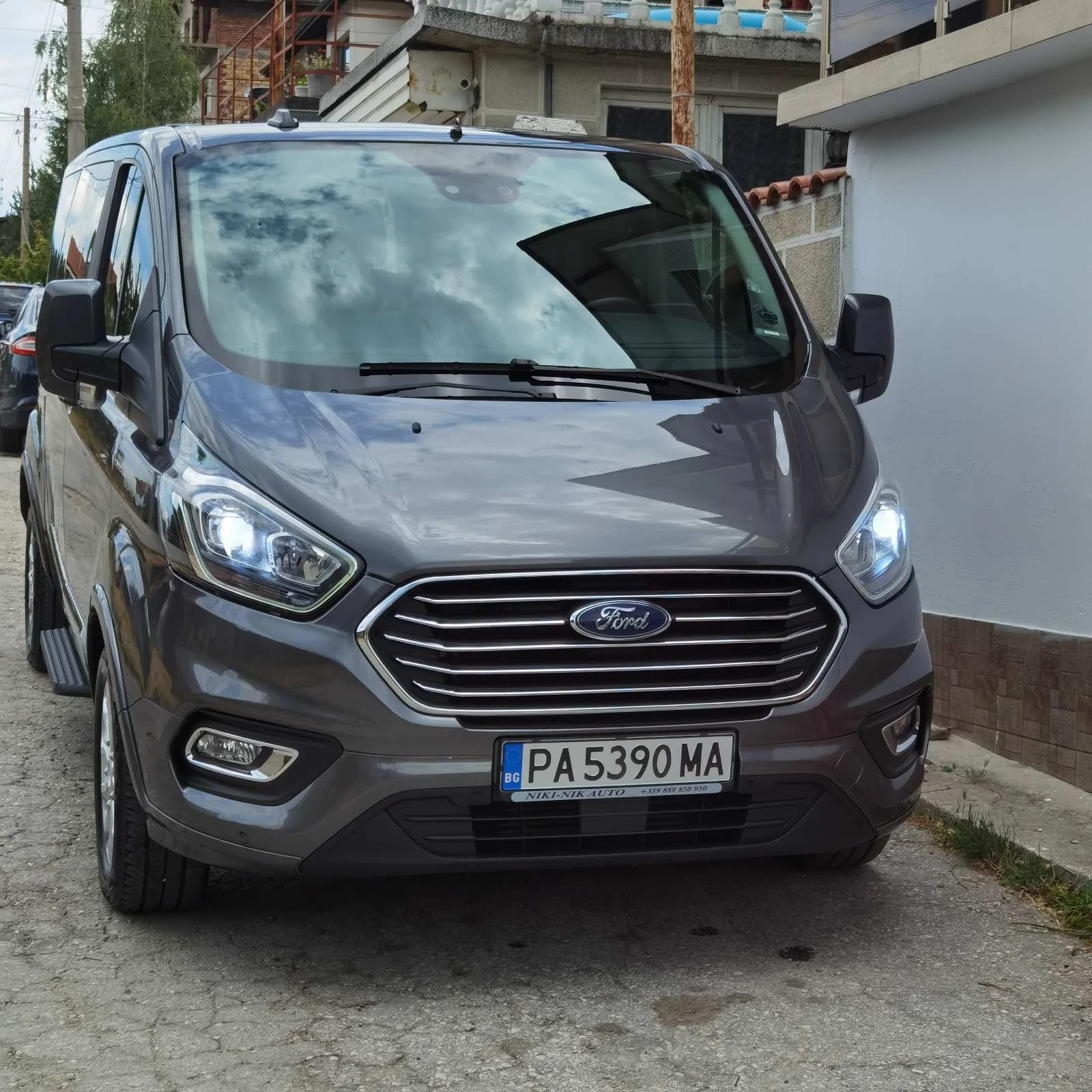 Ford Tourneo Costum - изображение 9