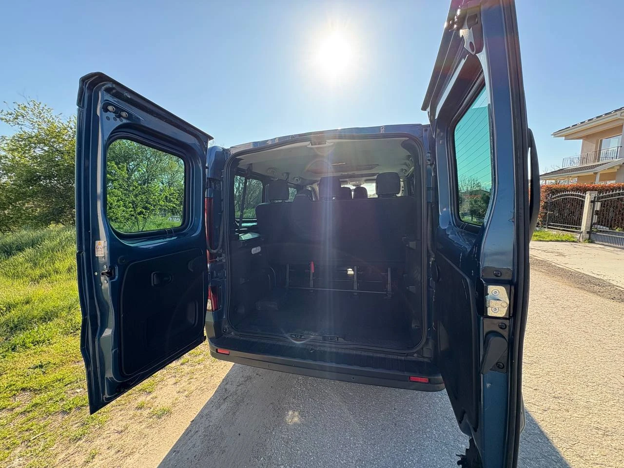 Renault Trafic, снимка 9 - Бусове и автобуси - 54157974