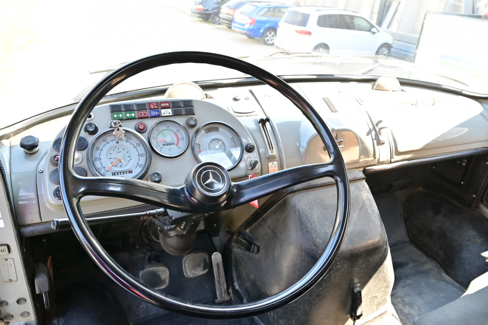 Mercedes-Benz 1517 Колекционерски, снимка 9 - Камиони - 55321389