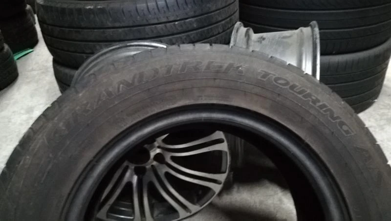 Гуми Летни 215/65R16, снимка 5 - Гуми и джанти - 26188664