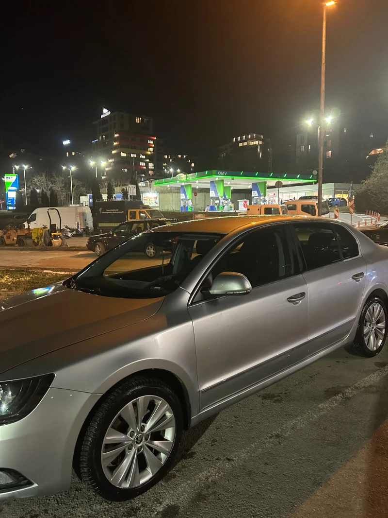 Skoda Superb, снимка 2 - Автомобили и джипове - 48763193