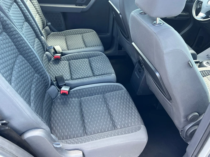 VW Touran Собствен лизинг! 100% Одобрение, снимка 11 - Автомобили и джипове - 51760822