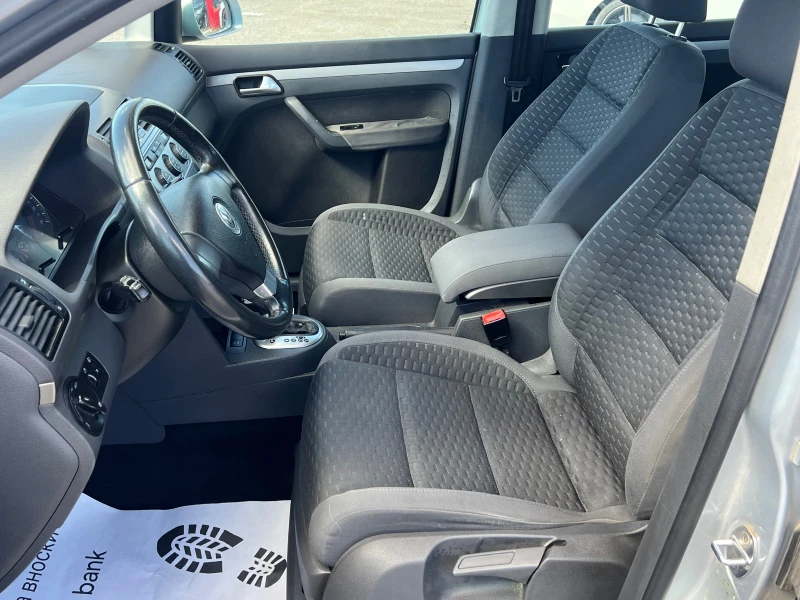 VW Touran Собствен лизинг! 100% Одобрение, снимка 14 - Автомобили и джипове - 51760822