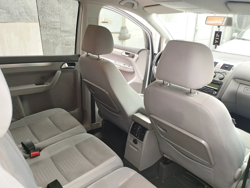 VW Touran, снимка 14 - Автомобили и джипове - 52058221