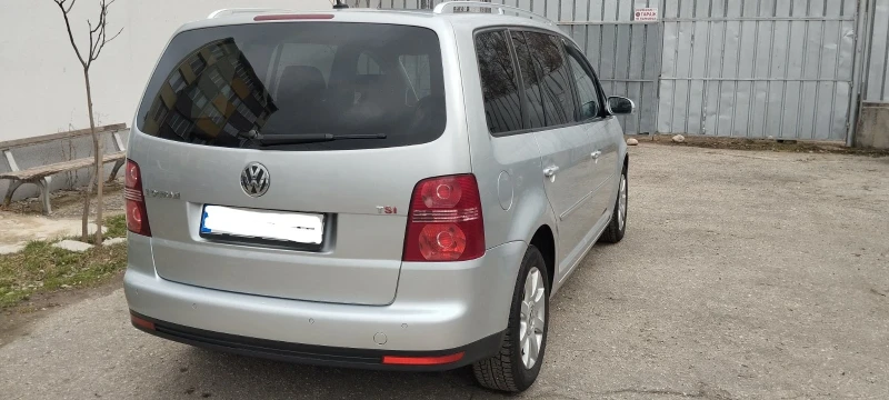 VW Touran, снимка 5 - Автомобили и джипове - 52058221