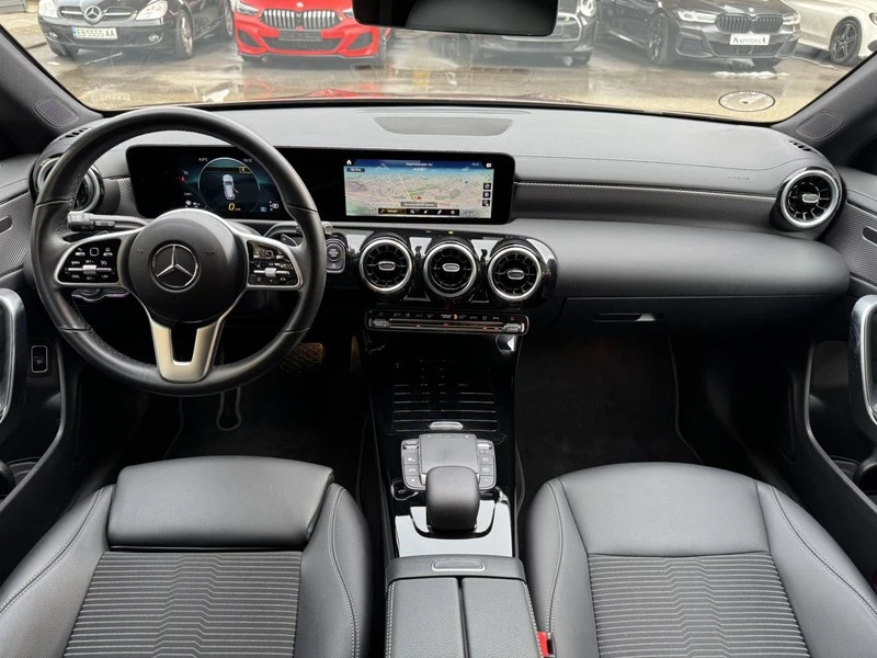 Mercedes-Benz CLA 220 Shoting Brake, снимка 11 - Автомобили и джипове - 53604212