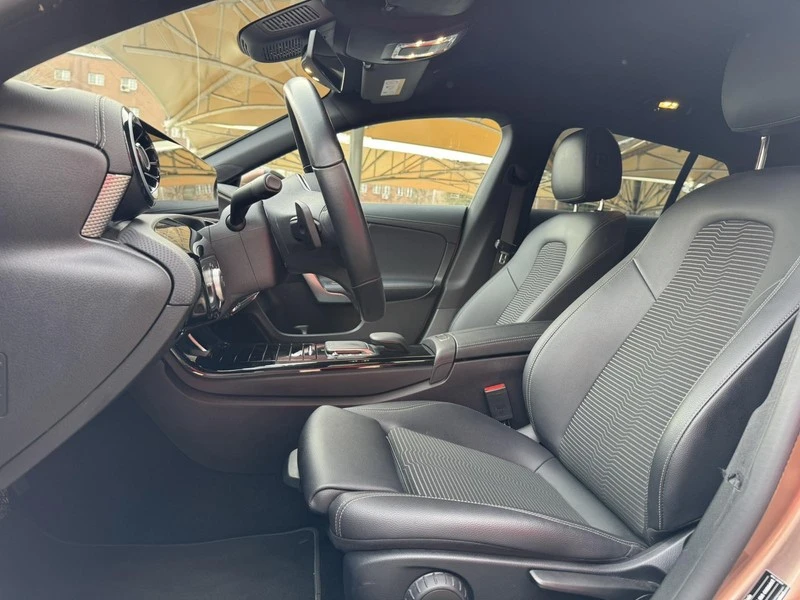 Mercedes-Benz CLA 220 Shoting Brake, снимка 10 - Автомобили и джипове - 53604212