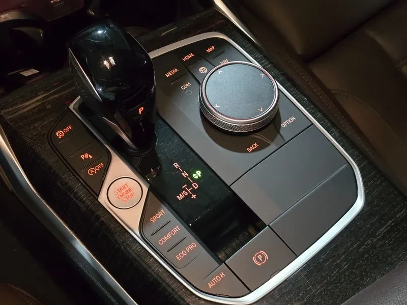 BMW 320 I LUXURY, снимка 11 - Автомобили и джипове - 55205962
