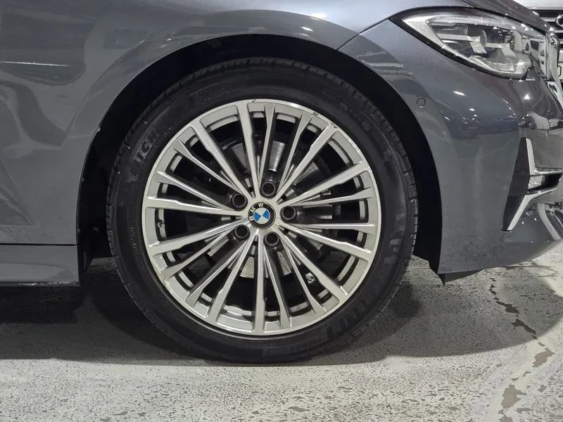 BMW 320 I LUXURY, снимка 5 - Автомобили и джипове - 55205962