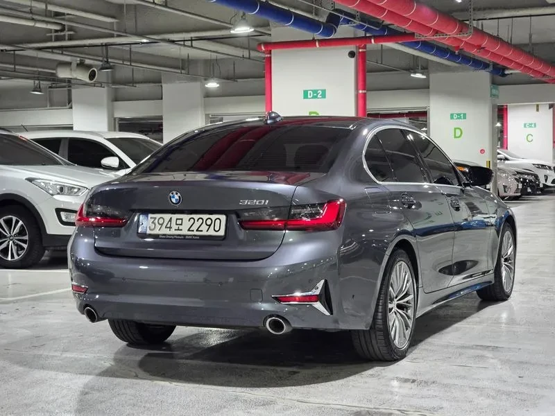 BMW 320 I LUXURY, снимка 4 - Автомобили и джипове - 55205962