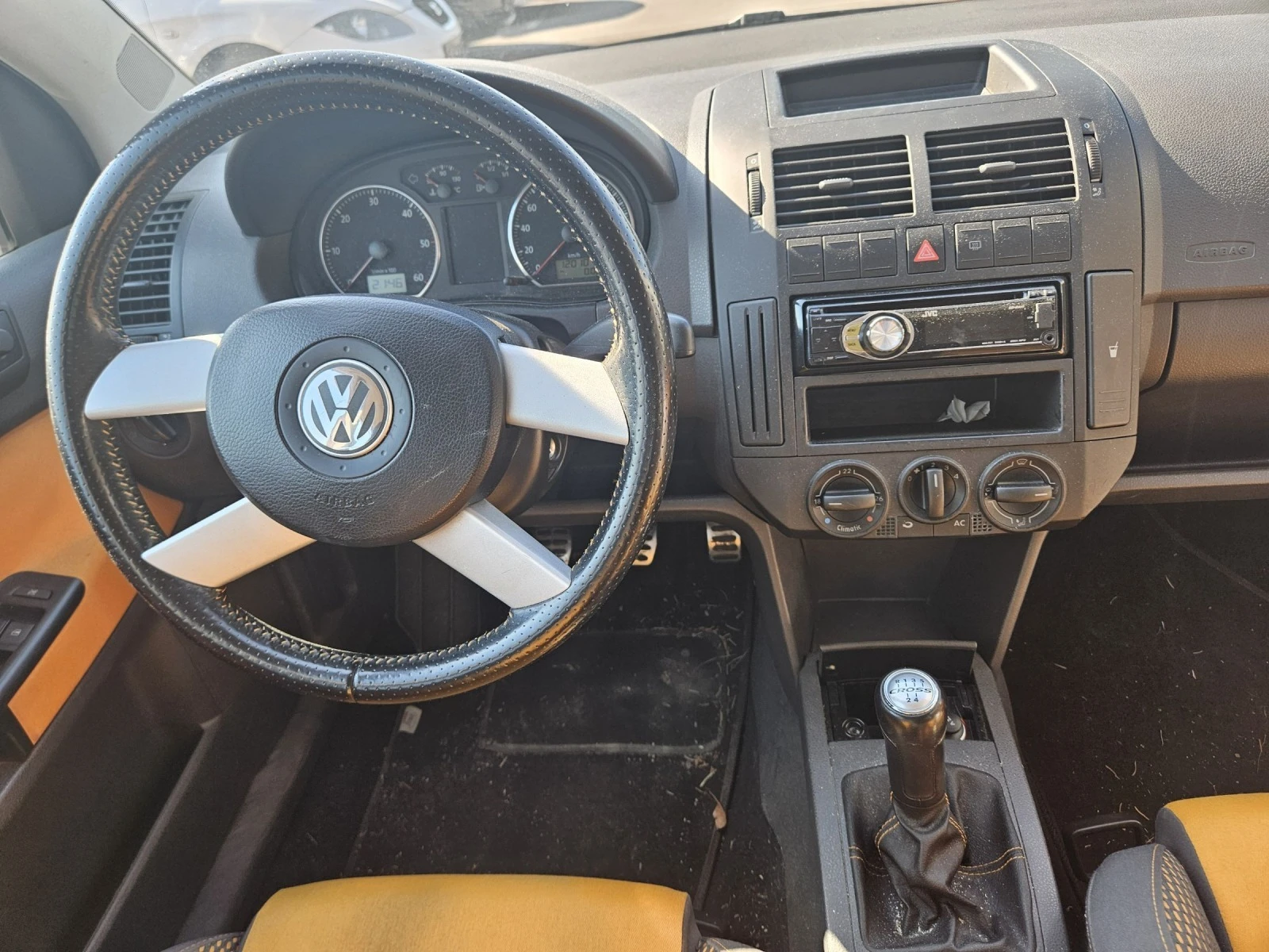 VW Polo Cross Polo / 1.4 TDI - изображение 7