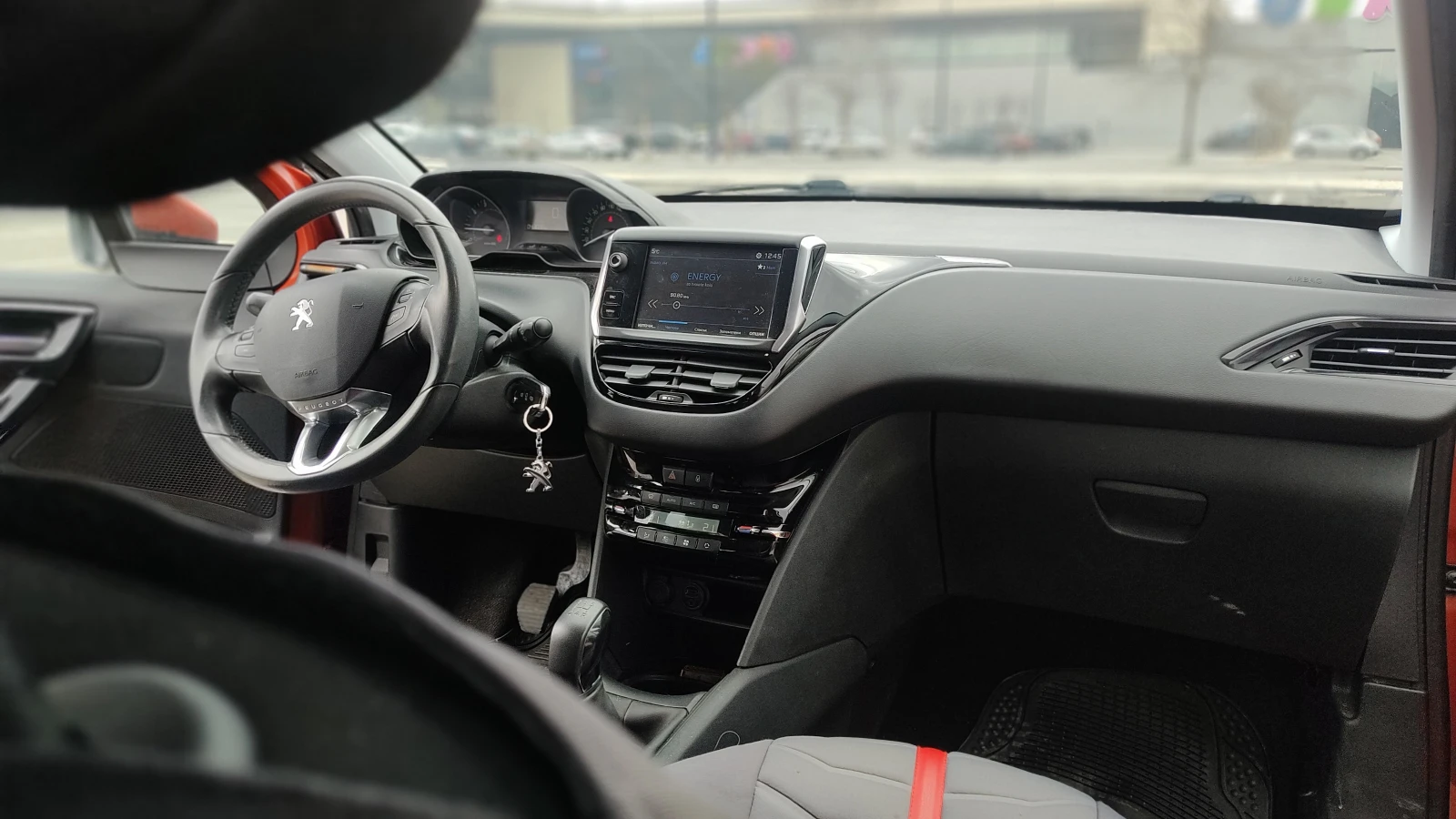 Peugeot 208  - изображение 6