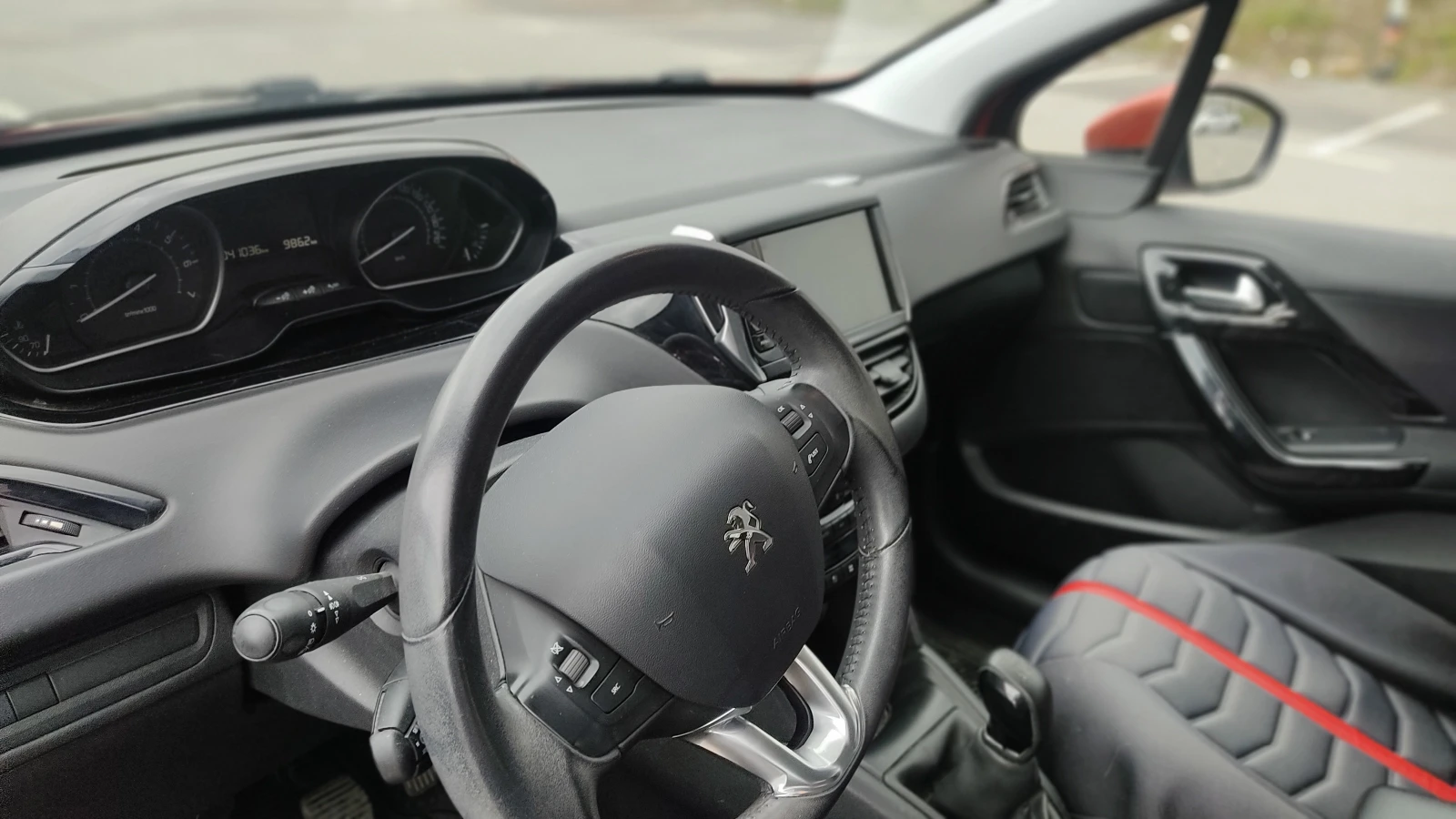 Peugeot 208  - изображение 8