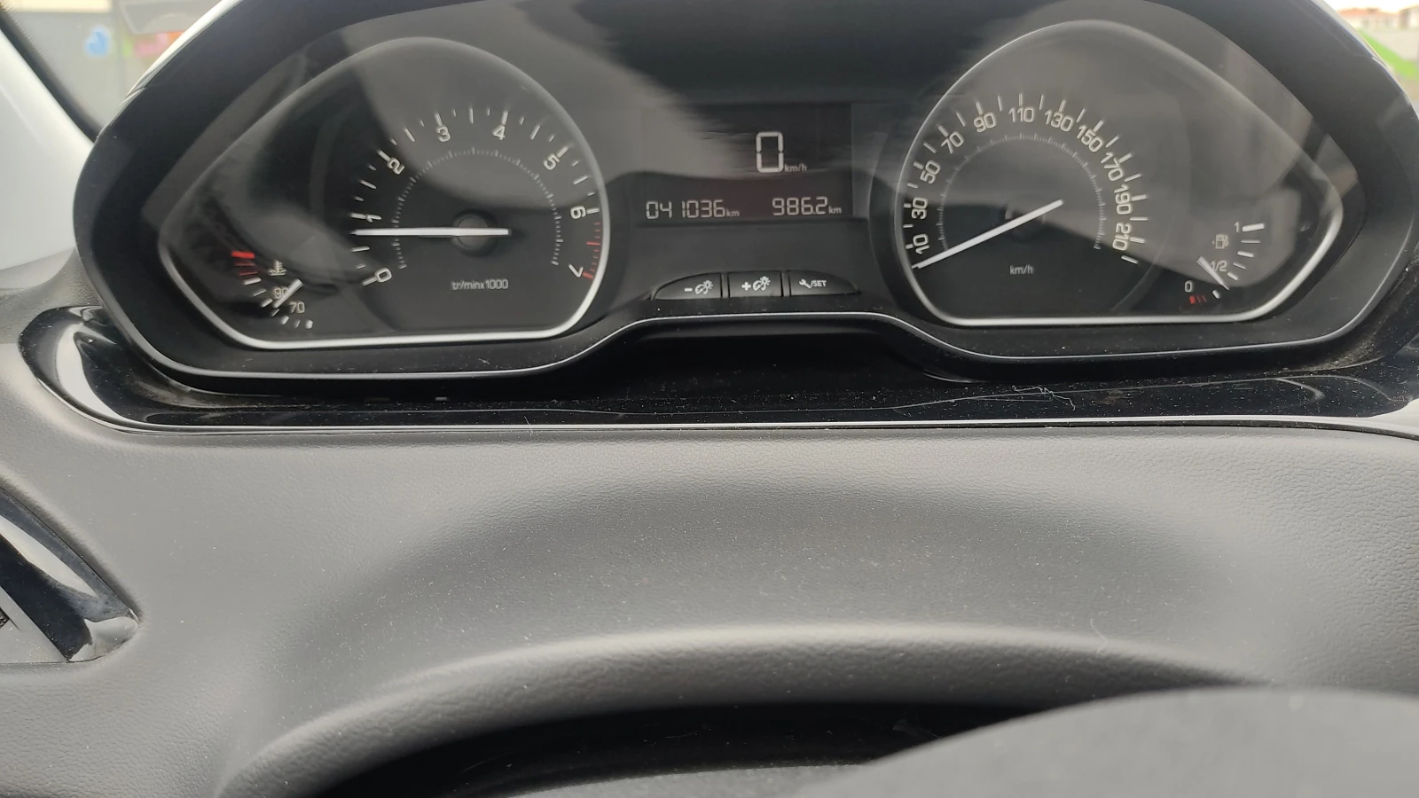 Peugeot 208  - изображение 5
