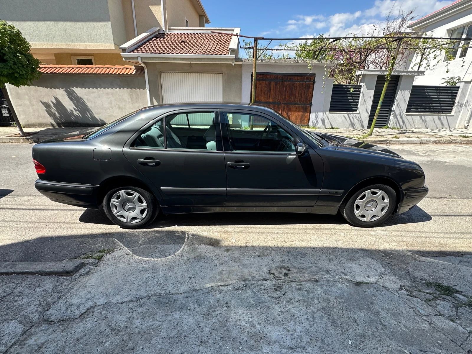 Mercedes-Benz E 220 CDI - изображение 9
