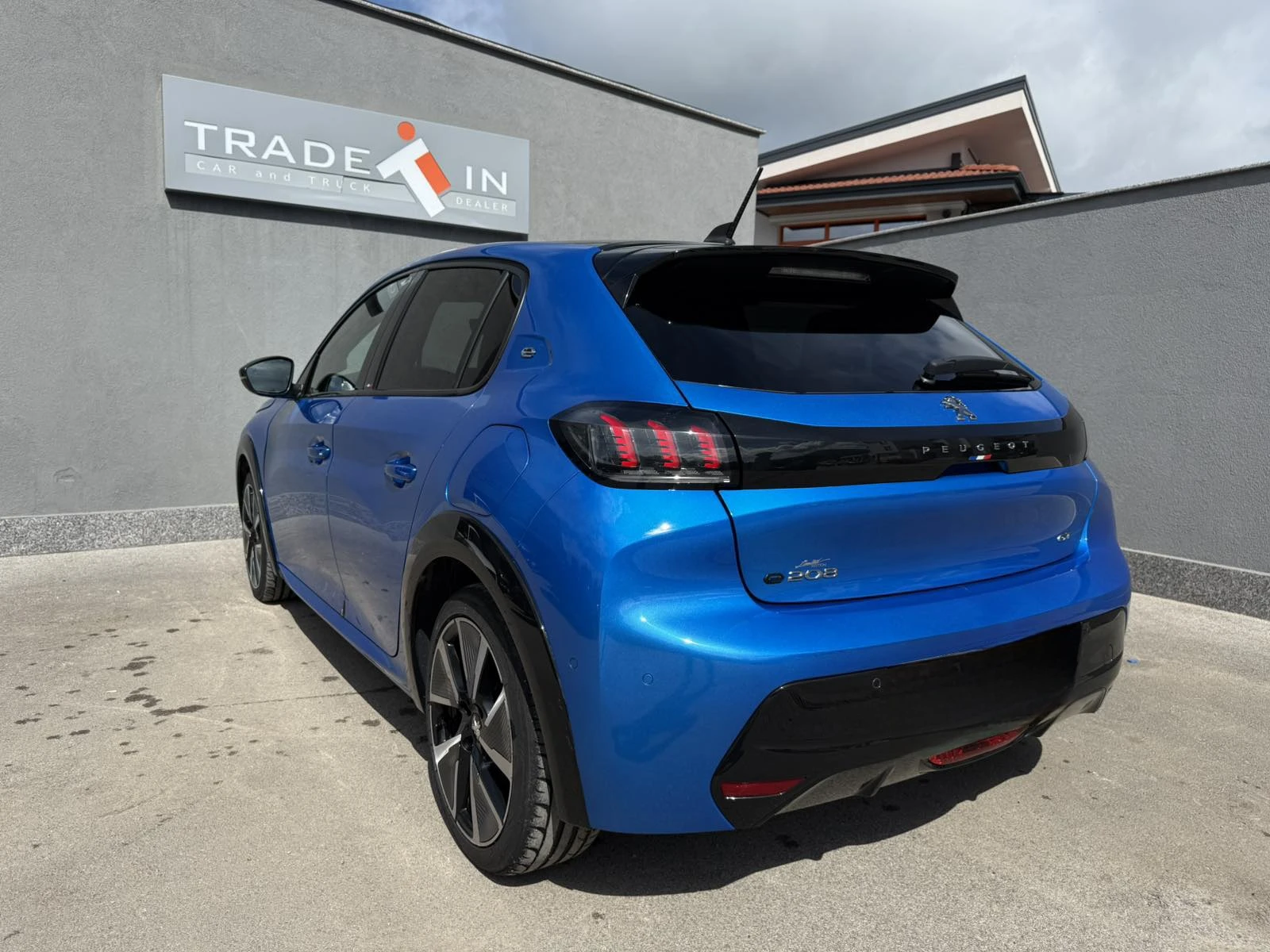 Peugeot 208 e-208 GT  - изображение 6