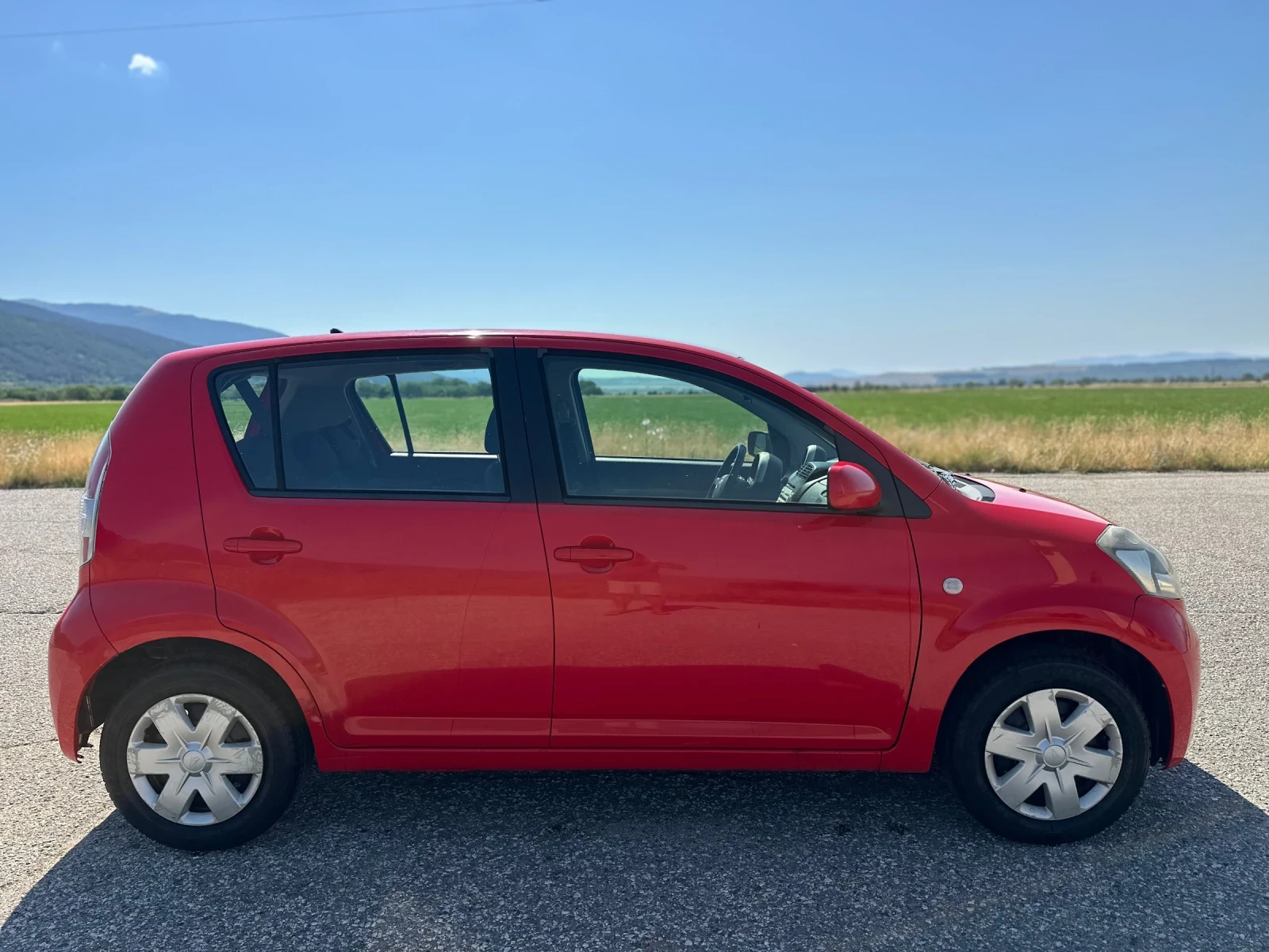 Daihatsu Sirion 1.3 АВТОМАТИК - изображение 4