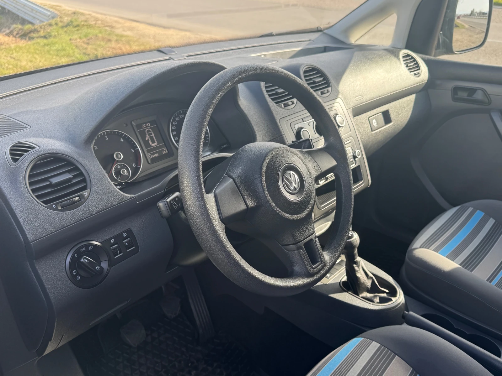 VW Caddy MAXI 7-Места 175000км.100%, снимка 14 - Автомобили и джипове - 53685416