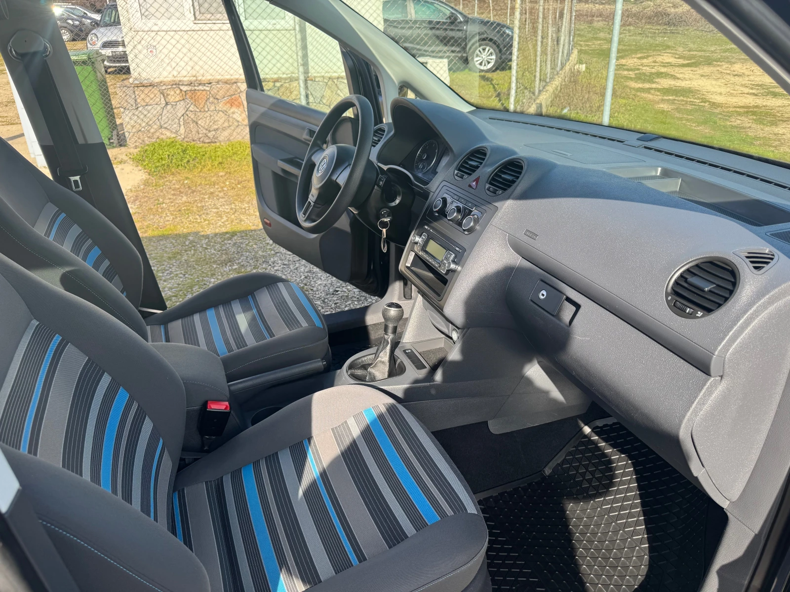 VW Caddy MAXI 7-Места 175000км.100%, снимка 15 - Автомобили и джипове - 53685416