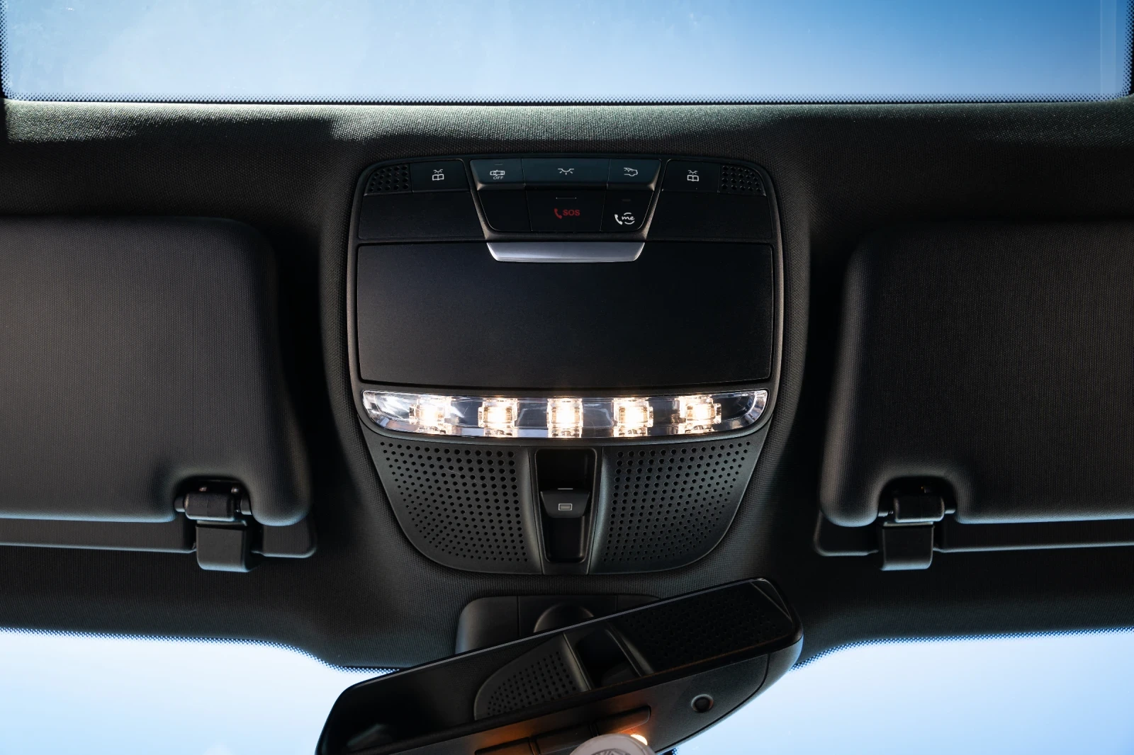 Mercedes-Benz E 300 4 matic, снимка 11 - Автомобили и джипове - 53819885