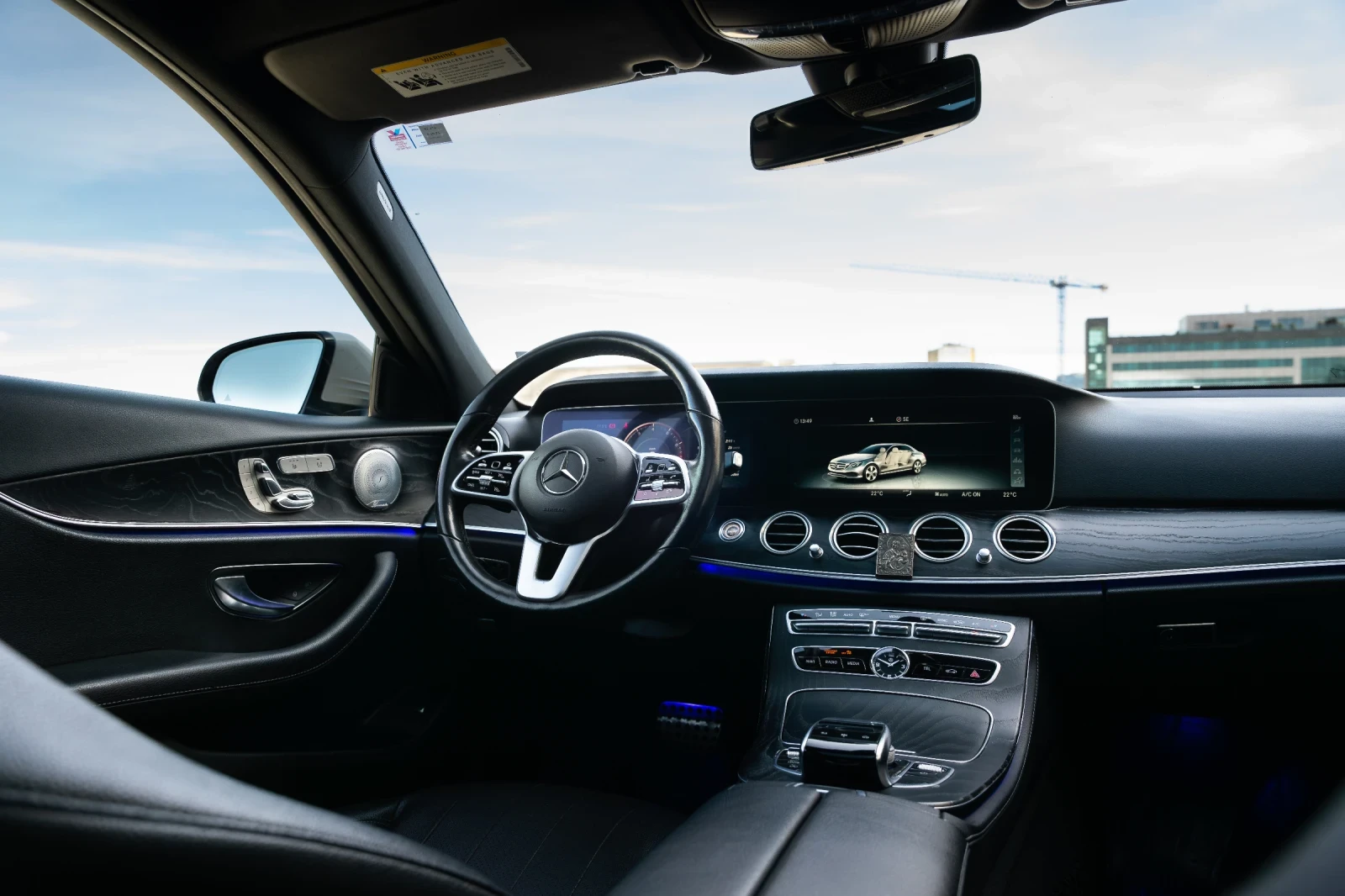 Mercedes-Benz E 300 4 matic, снимка 10 - Автомобили и джипове - 53819885